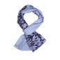Preview: Hellblauer Schal aus leichter Lammwolle mit schwarzen Tintenmuster